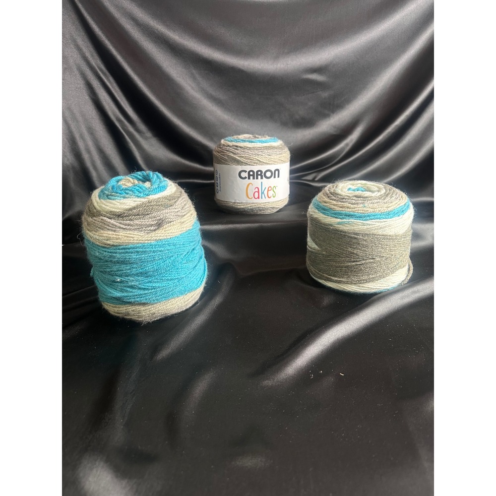 Caron Cakes Yarn Cake Pop Blue Grey White Worsted Wool Blend 3 Cakes 7.1oz 200g